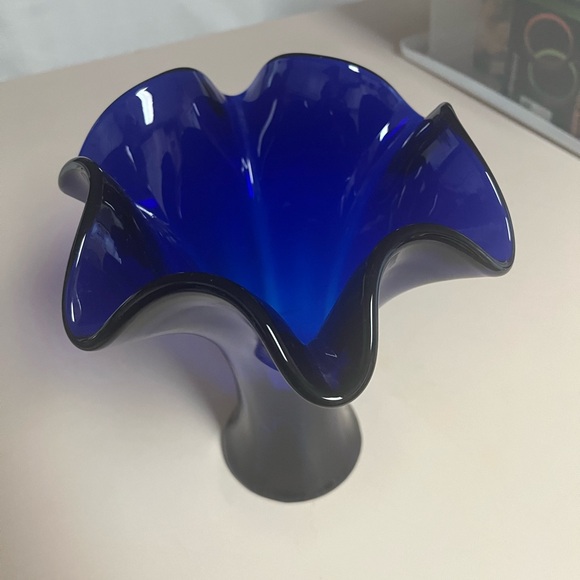 Blue Cobalt Ruffle Vase - Picture 3 of 5